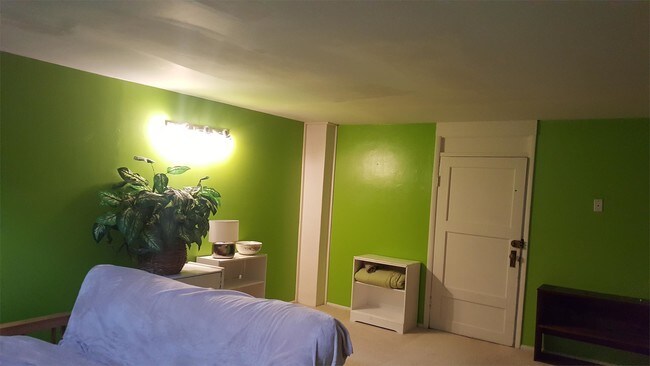 Foto del edificio - 204 E Callender St