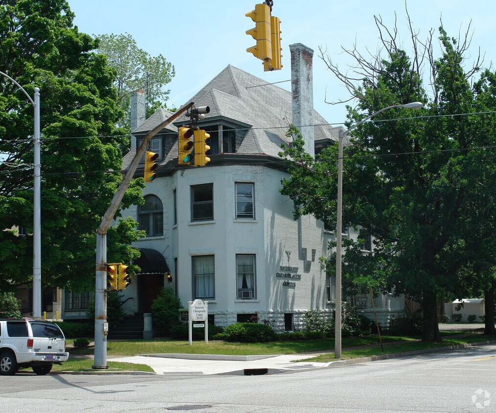 Primary Photo - Battersby Chiropratic Center
