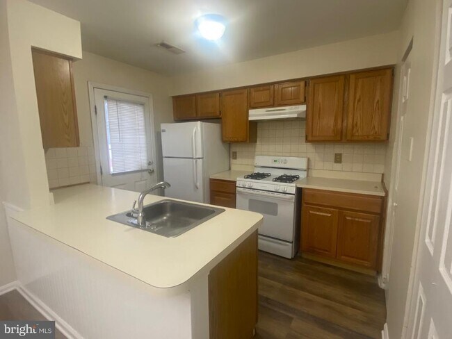 Building Photo - 241 Liberty Dr