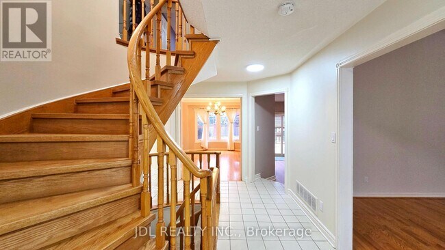 Building Photo - 23 Barlow Rd