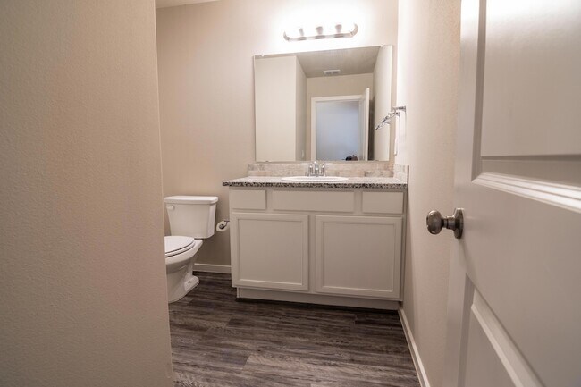 Foto del edificio - 2118 Langford Ave