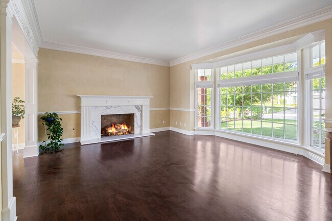 Building Photo - 20 Country Ln