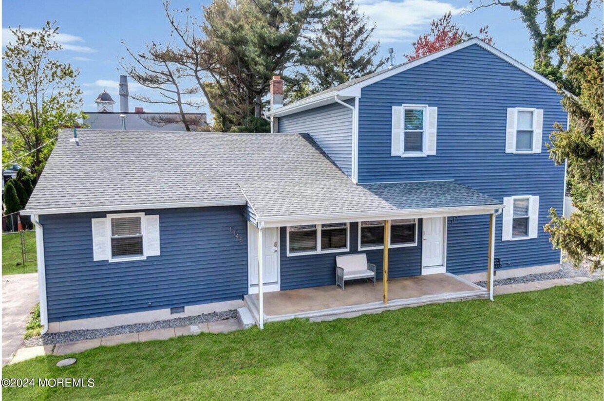 Primary Photo - 1145 Roe Ave