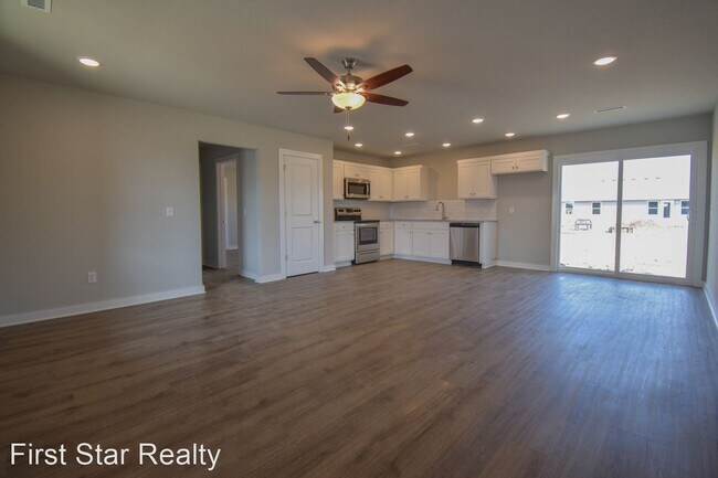 Foto del edificio - 3 br, 2 bath House - 306 N Wyandotte Street