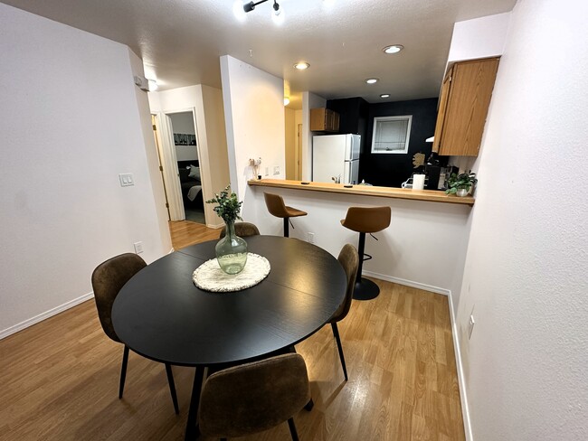 Photo - 2830 Happy Ln Apartment