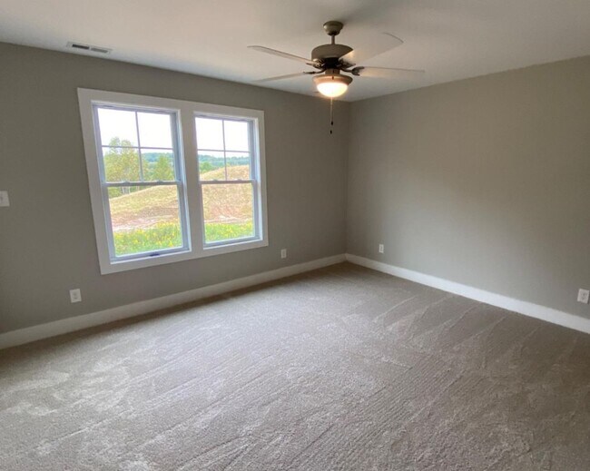 Building Photo - 2BR, 2.5BA TH in English Commons