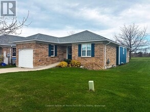 Building Photo - 218 Bethune Crescent