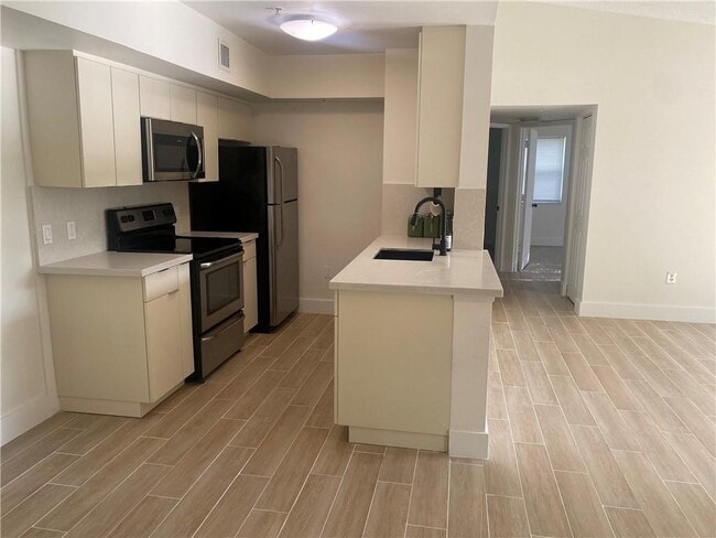 Building Photo - Centergate Drive, Miramar, FL 33025 - 2 BR 2 BA Condo