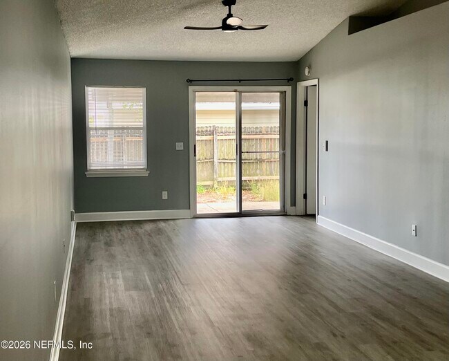 Foto del edificio - 8778 Buzz Ct