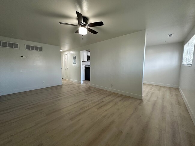 Photo - 1821 Parkway Blvd Apartment