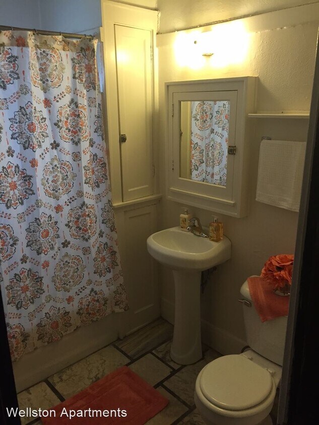 Foto del edificio - 2628 N Stowell Ave