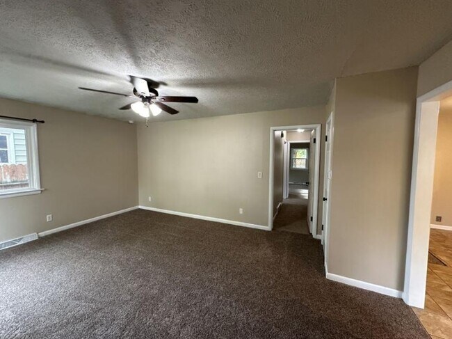 Foto del edificio - 3 bedroom in Billings MT 59102