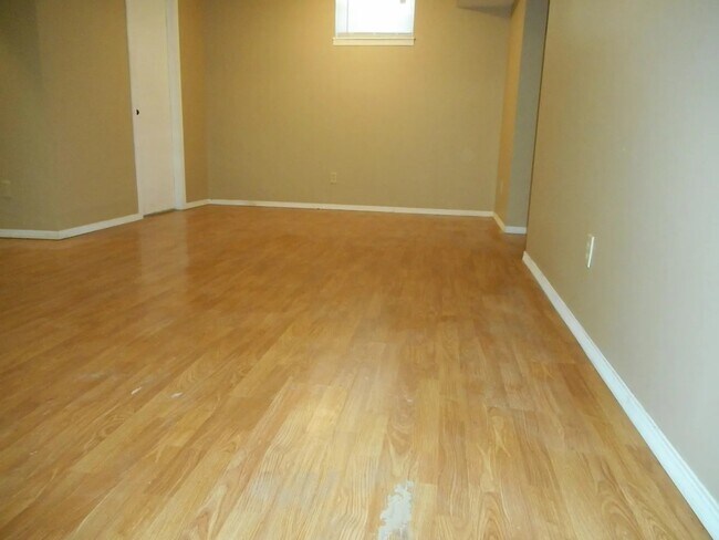 Foto del edificio - 3124 N Brookfield St