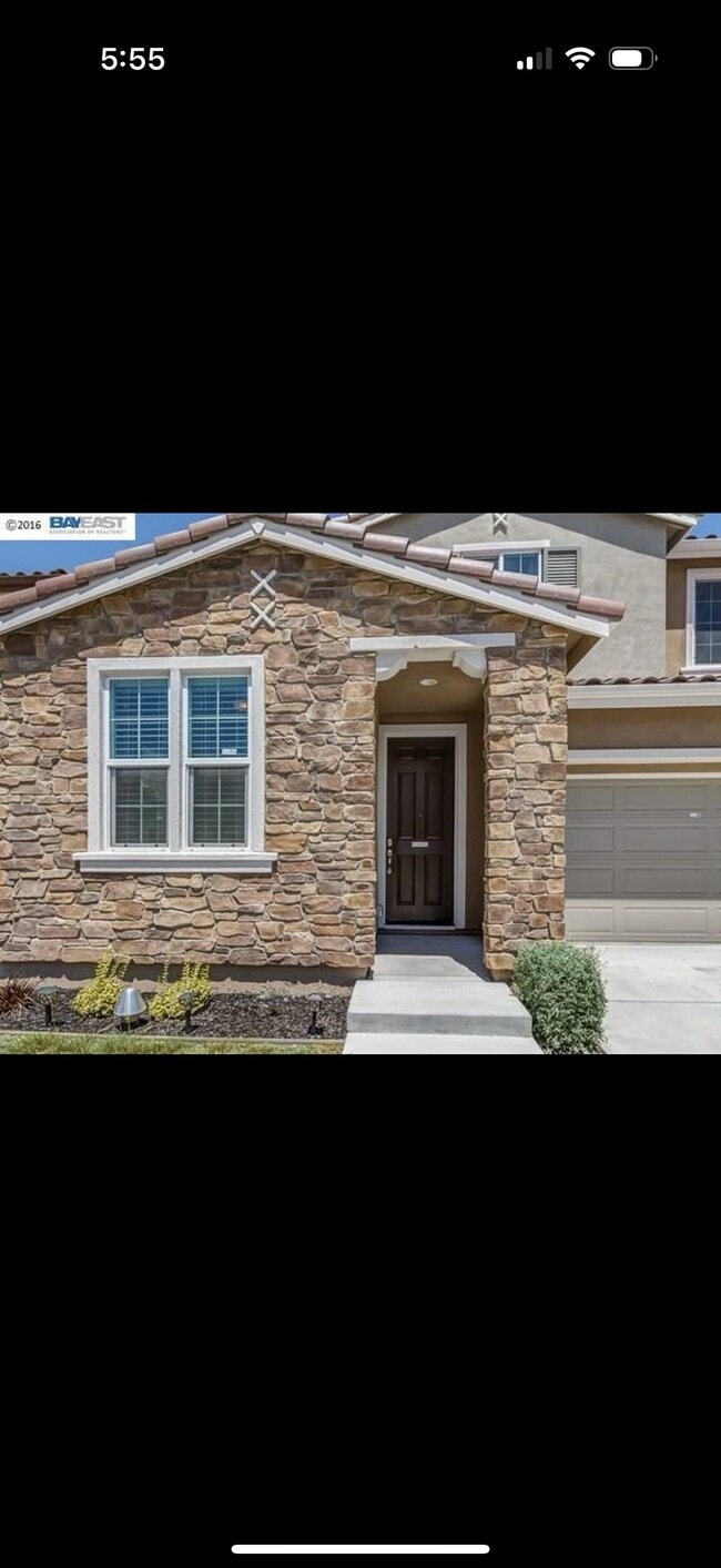 Building Photo - 4775 N Spago Dr