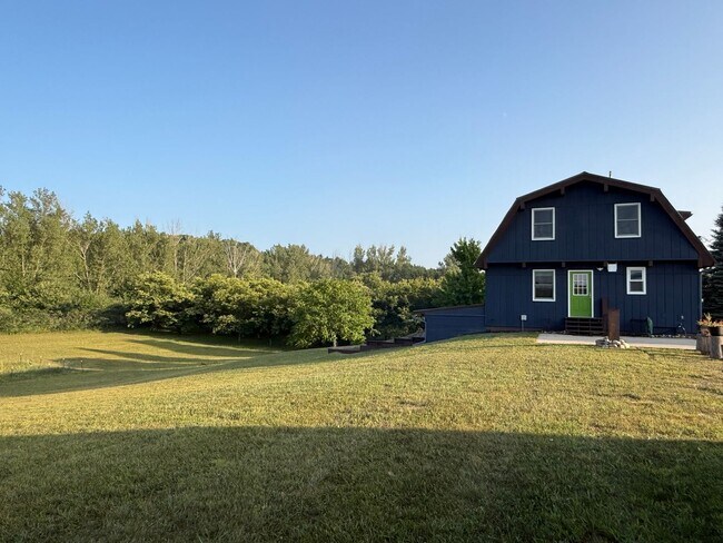 Foto del edificio - 7825 S Lake Leelanau Dr