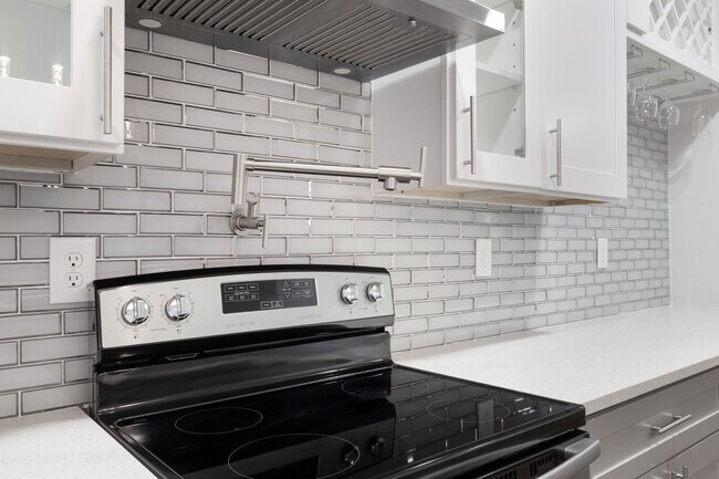 Building Photo - 864 Mildred Pl NW