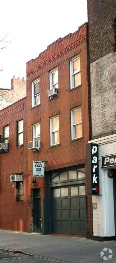 Foto del edificio - 164 Perry St
