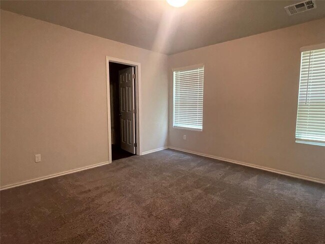 Building Photo - 831 Highgarden Cir