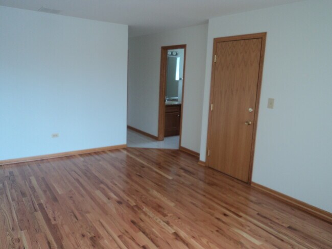 Foto del edificio - 8010 W Addison St