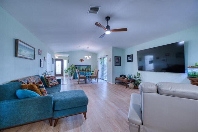 Foto del edificio - 76 Sandstone Cir