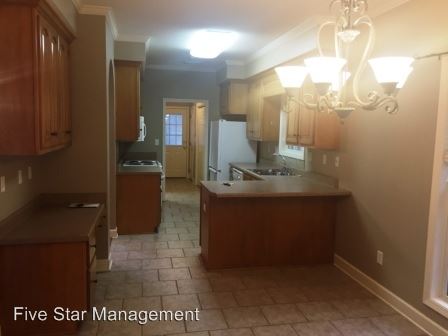 Foto principal - 3875 Seven Oaks Dr
