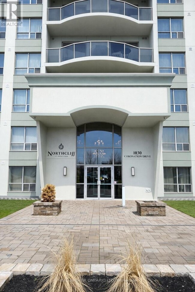 Building Photo - 1030 Coronation Dr