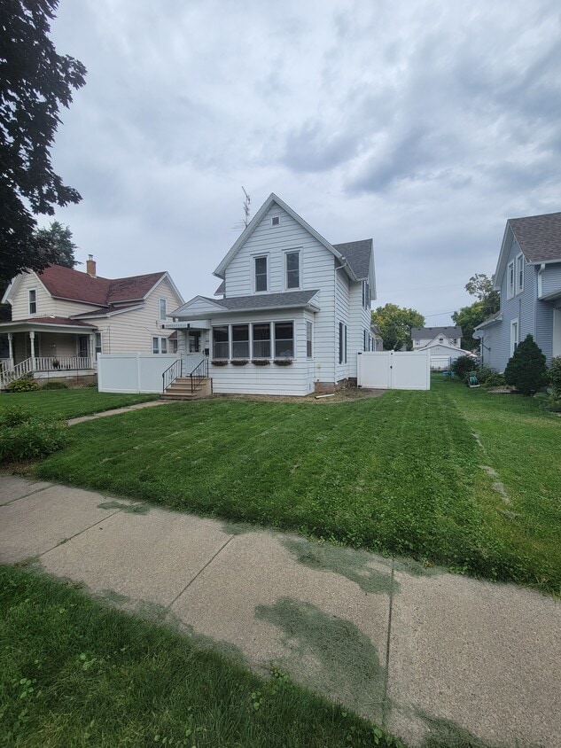 Primary Photo - 535 1st St