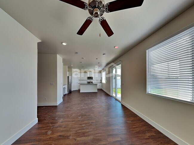 Foto del edificio - 1443 W Afton St