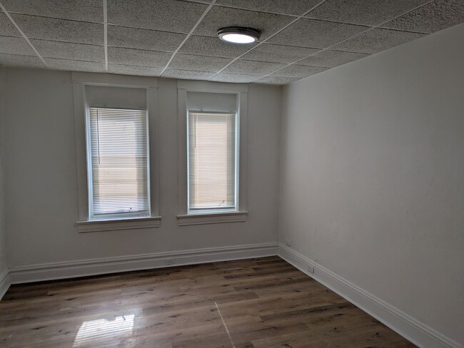 Foto del edificio - 3831 Iowa Ave