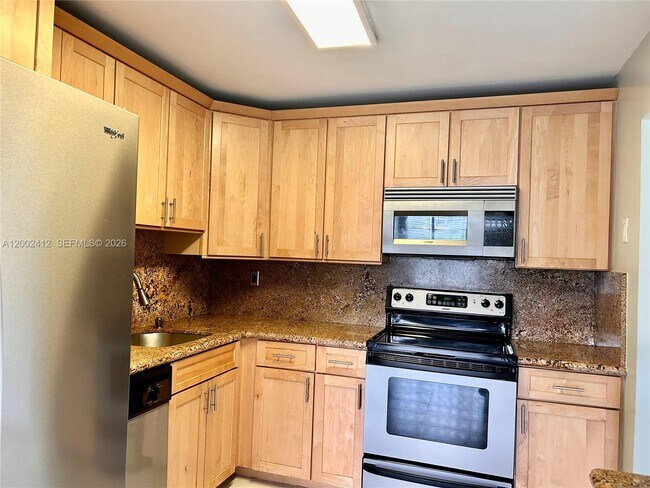 Foto del edificio - 2731 Taft St