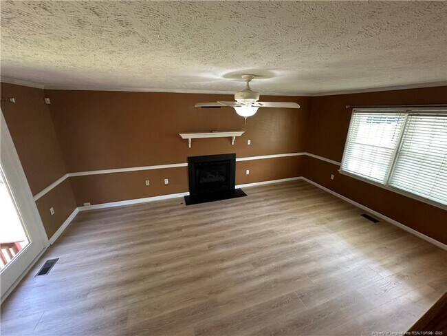 Foto del edificio - 5553 Hartfield Ct
