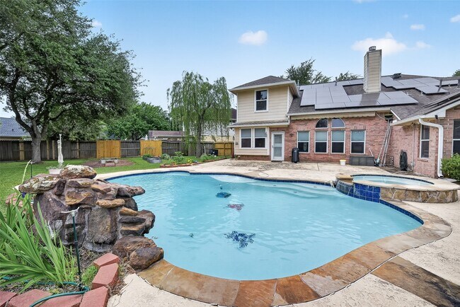 Foto del edificio - 2203 Lakewind Ln