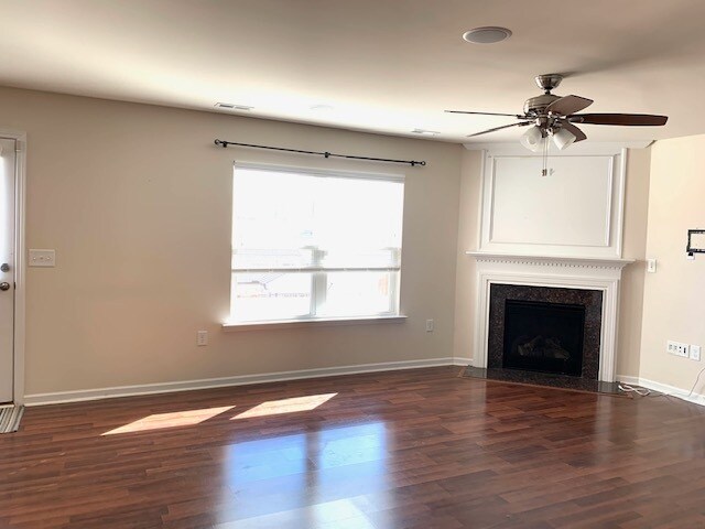 Building Photo - 2516 Averon Dr