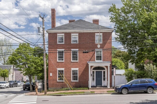 Foto del edificio - 164 Danforth St