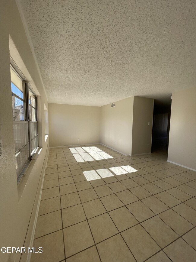 Foto del edificio - 4917 Ajax Ct