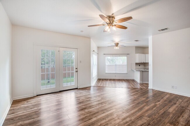 Foto del edificio - 3 Bedroom/2.5 Bathroom Hunters Chase Subdivision