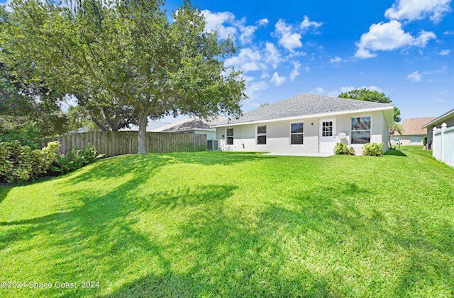 Foto del edificio - 2711 Stratford Pointe Dr