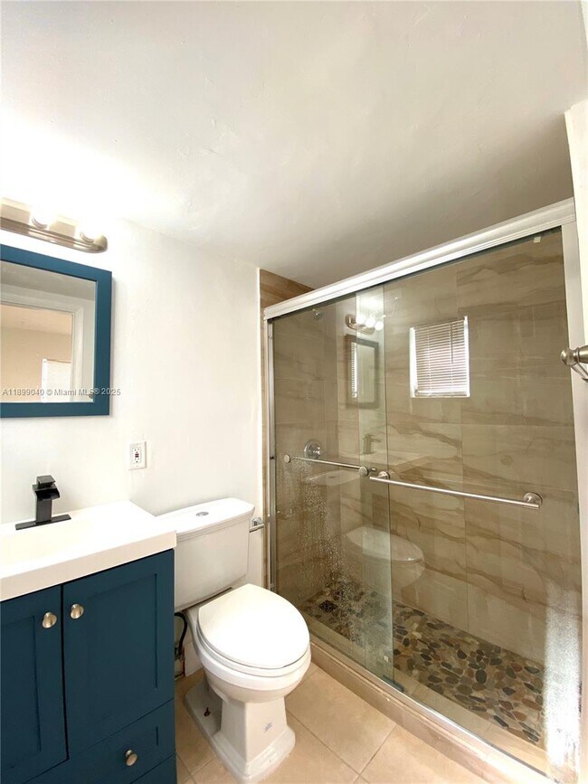 Foto del edificio - 310 NE 82nd St