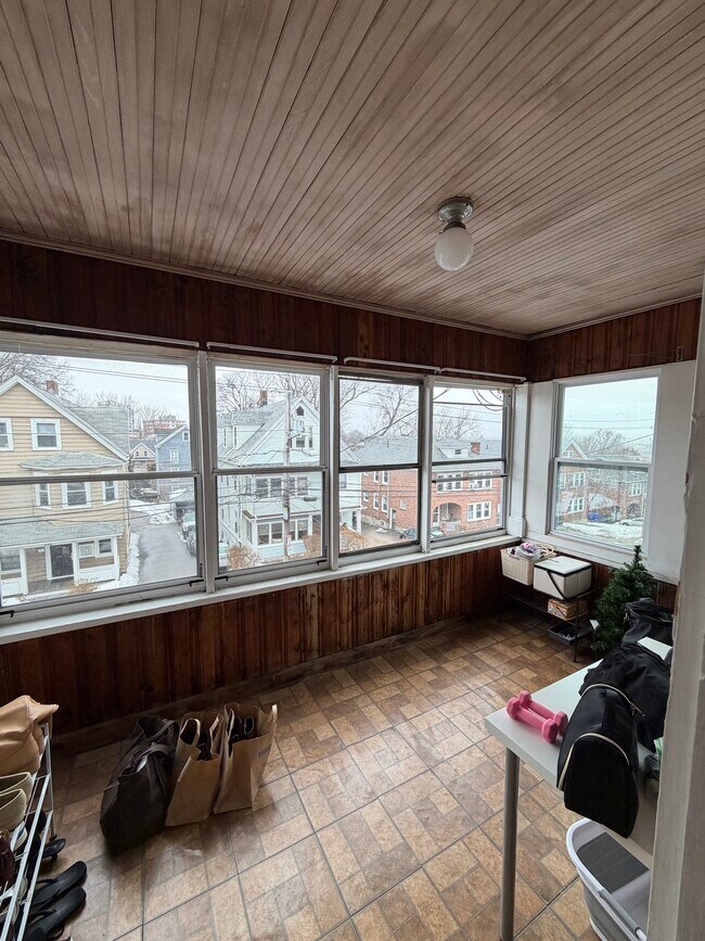 Foto del edificio - 229 Corey Rd