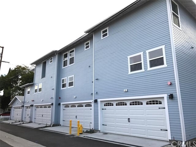 Building Photo - 109 W Valencia Dr