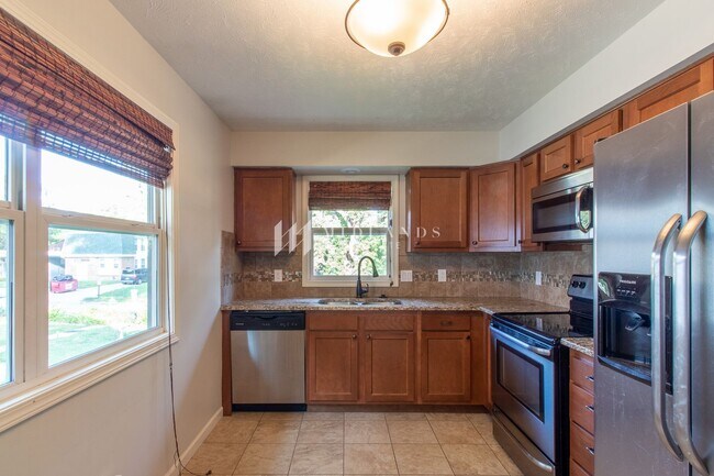 Foto del edificio - Updated Home in Olde Towne Bellevue