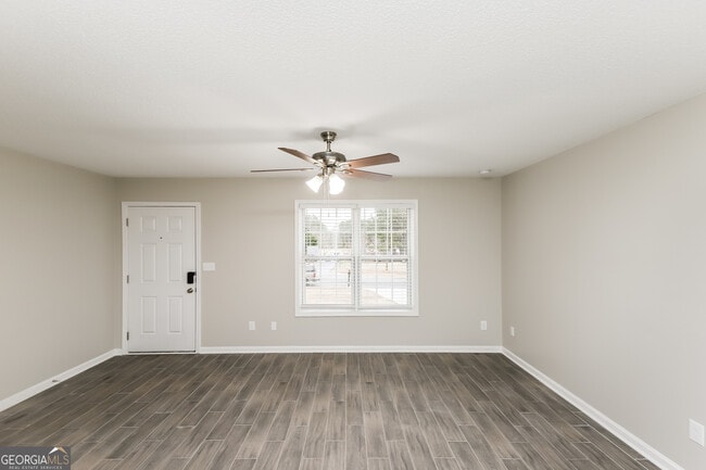 Foto del edificio - 1091 Woodwind Dr