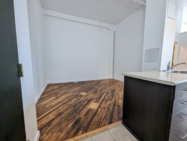 Building Photo - One Plus Den, One Cool Loft in Cambridge!