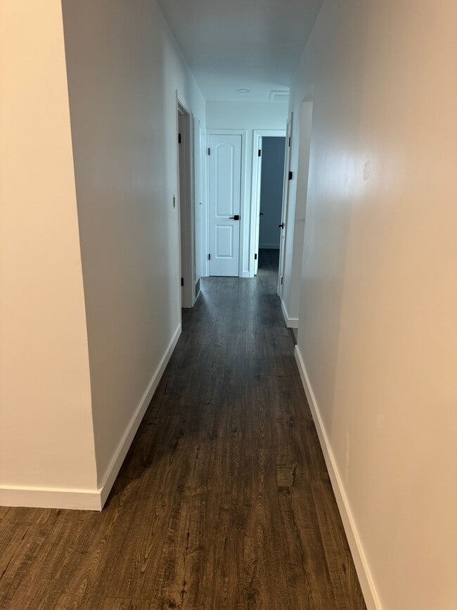 Foto del edificio - 317 Tennyson Rd