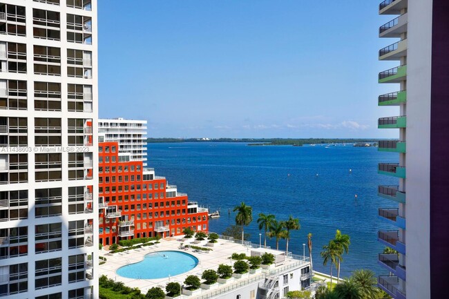 Foto del edificio - 1581 Brickell Ave