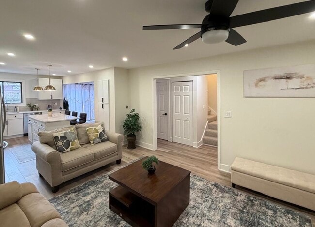 Foto del edificio - 1750 Henley St