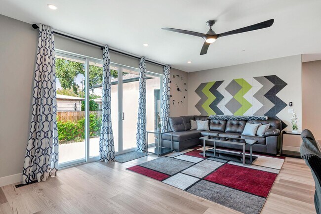 Foto del edificio - Fully Furnished 3BD/2BA Home with Solar – ...