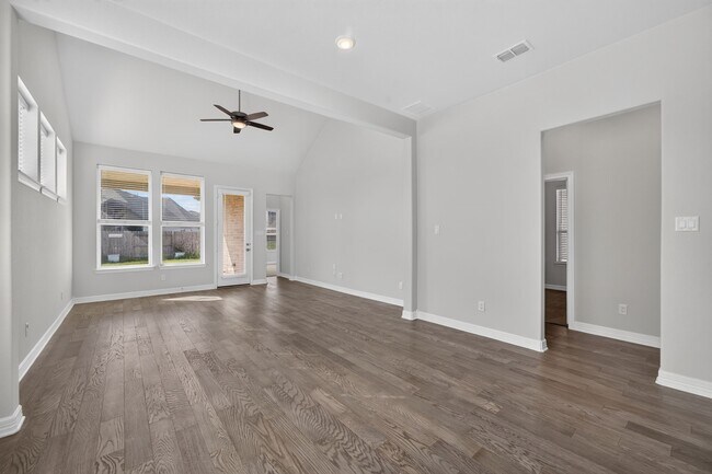 Foto del edificio - 24638 Carleton Lake Ln