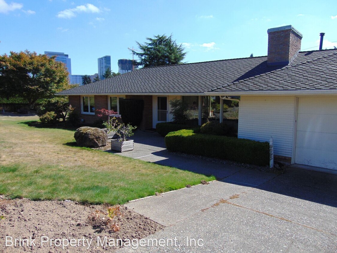 Foto principal - 3 br, 2 bath House - 9695 Evergreen Drive