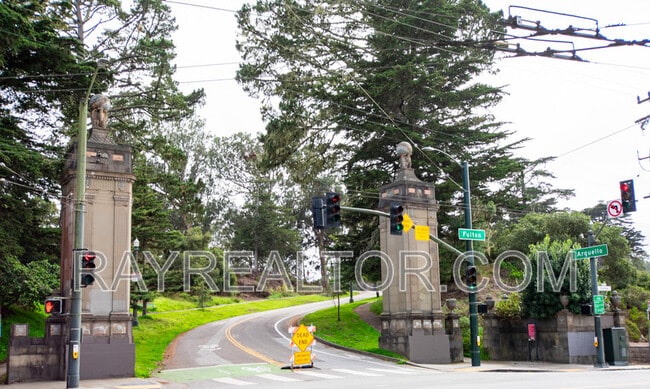 Foto del edificio - 2825 Golden Gate Ave